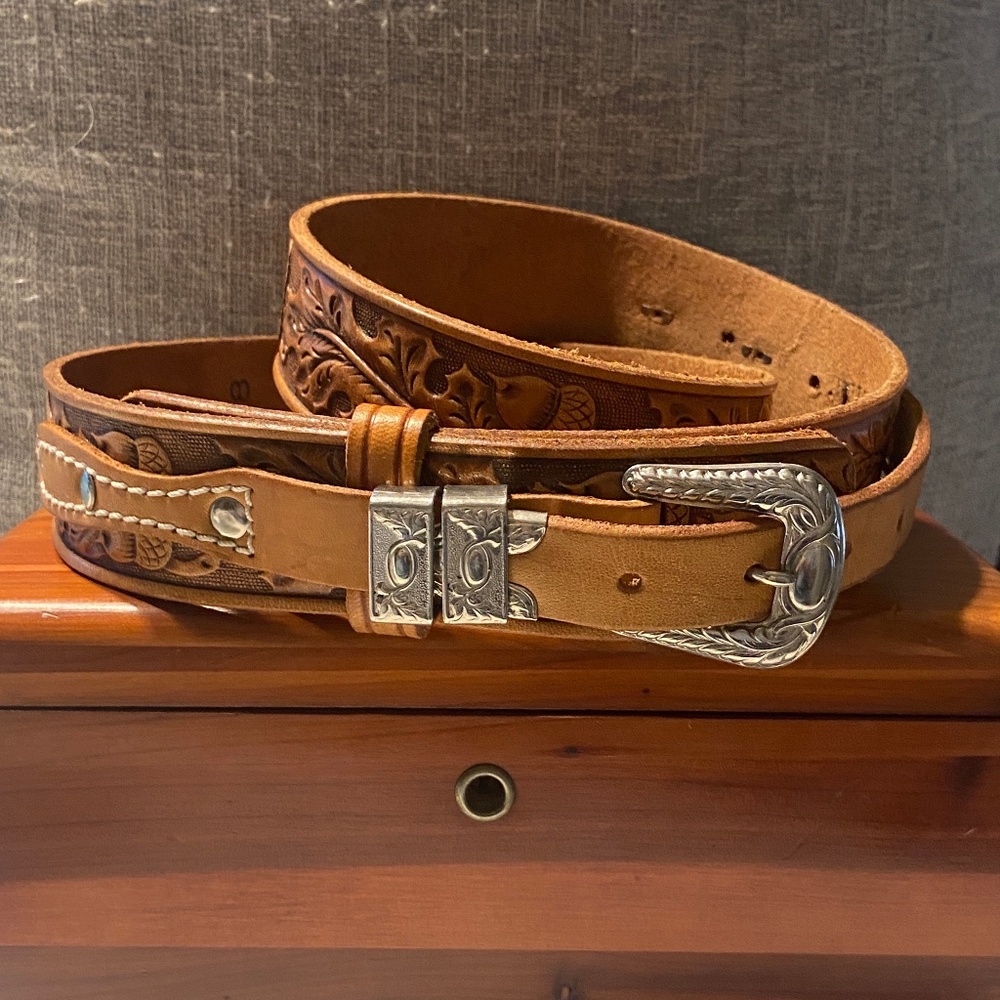 Vintage Genuine Leather Tooled Western Belt Oak Leaf Acorn Design Size 38 Cowboy